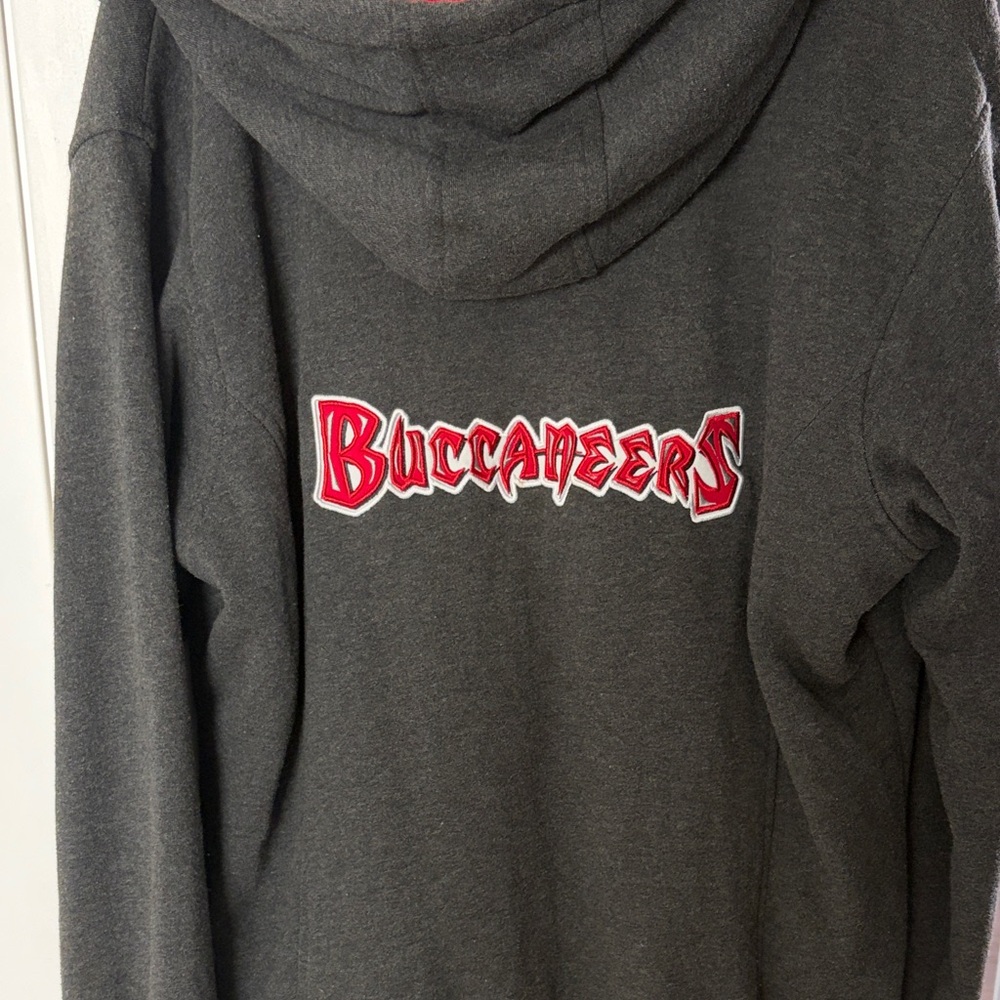 Women’s NFL Tampa Bay Buccaneers Gray and Red Fur Lined Hoodie - Picture 4 of 8